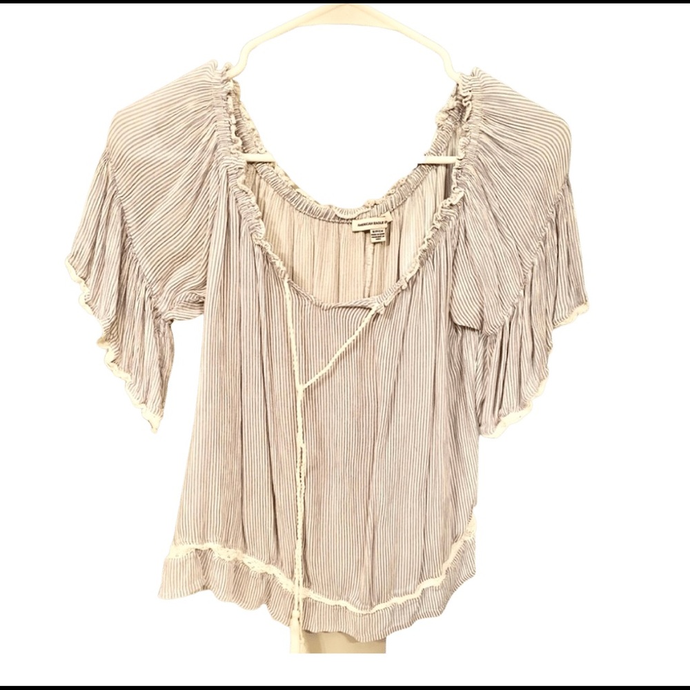✨ 3 items for 15% off bundle ✨ American eagle striped blouse size small